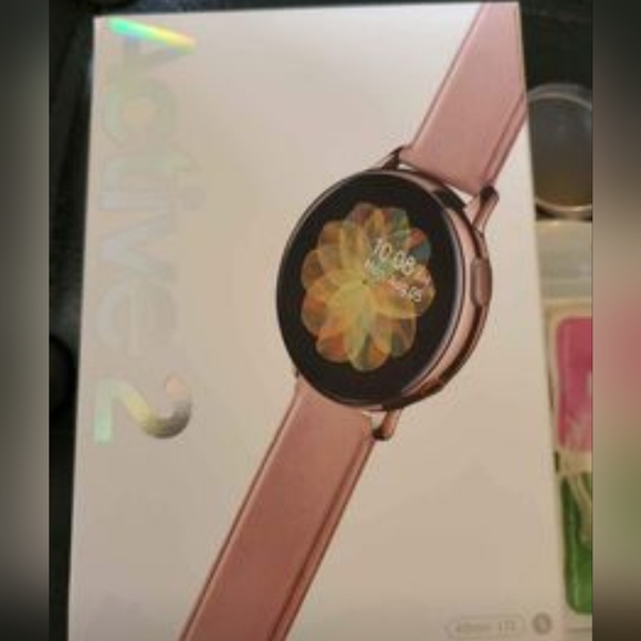 Samsung Galaxy watch Active 2 never used with protective cover Rose metal band + - Picture 3 of 8